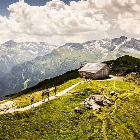 Ξενοδοχείο με διαμερίσματα Alpenparks - Gratis Thermeneintritt 4*